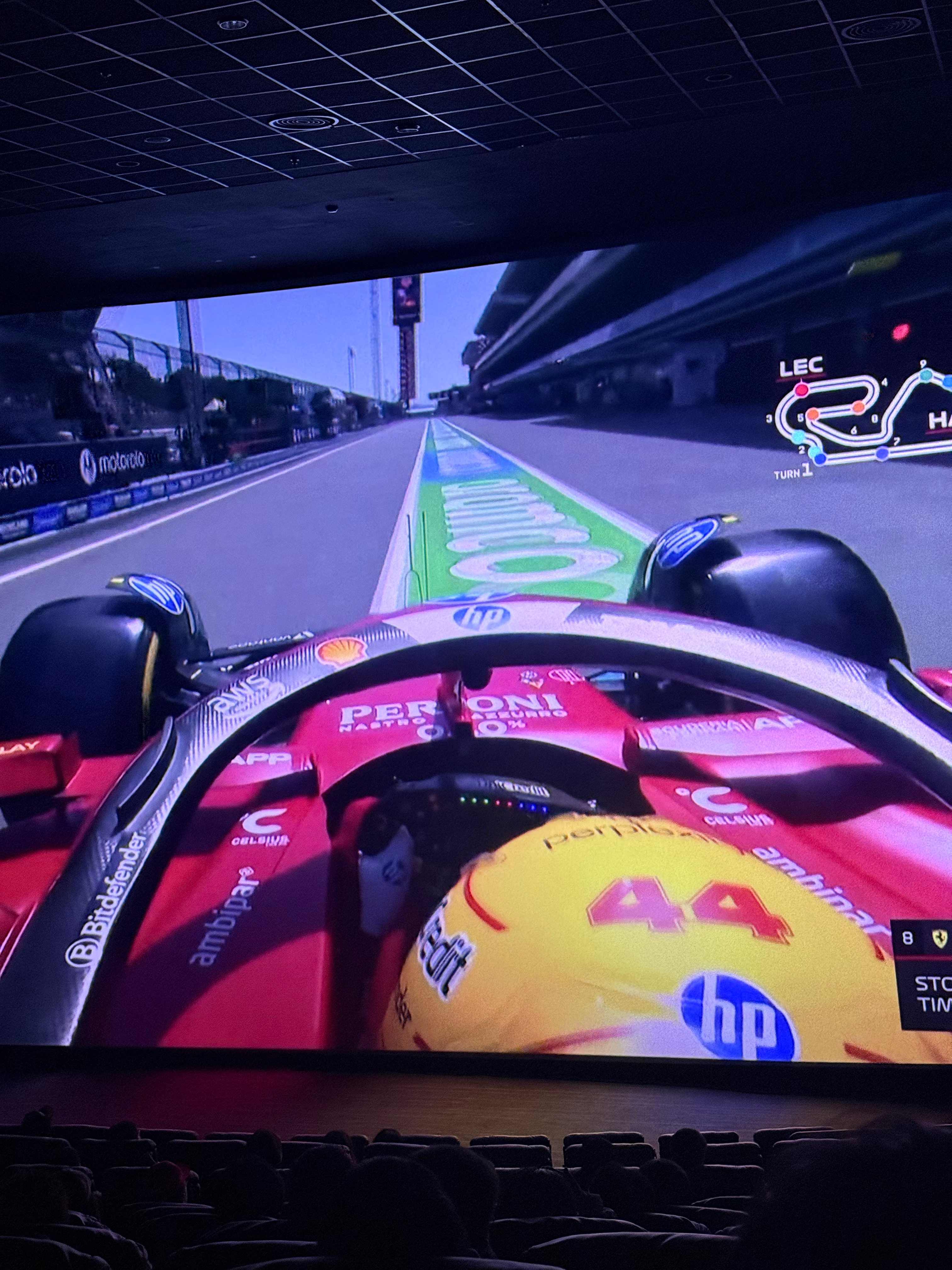 梅赛德斯轻取哈斯车队,皮亚斯特里点燃赛场 梅赛德斯轻取哈斯车队,皮亚斯特里点燃赛场